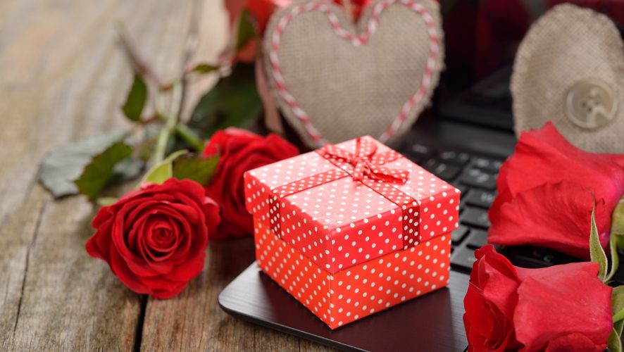 Top 6 Trending Gifts to surprise your Valentine
