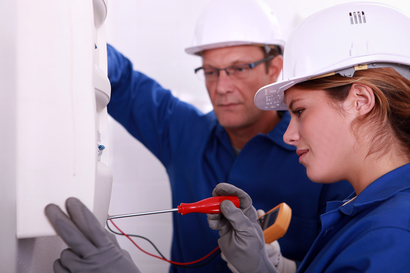 Why Hiring Professional Electric Contractors Is So Important